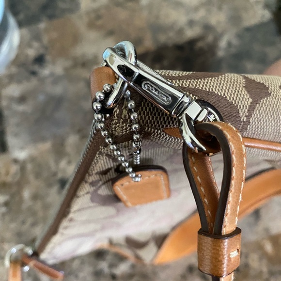 Coach Monogram Purse Small Brown Handbag Accessories PLEASE REVIEW PICS FOR FLAW - Picture 4 of 9